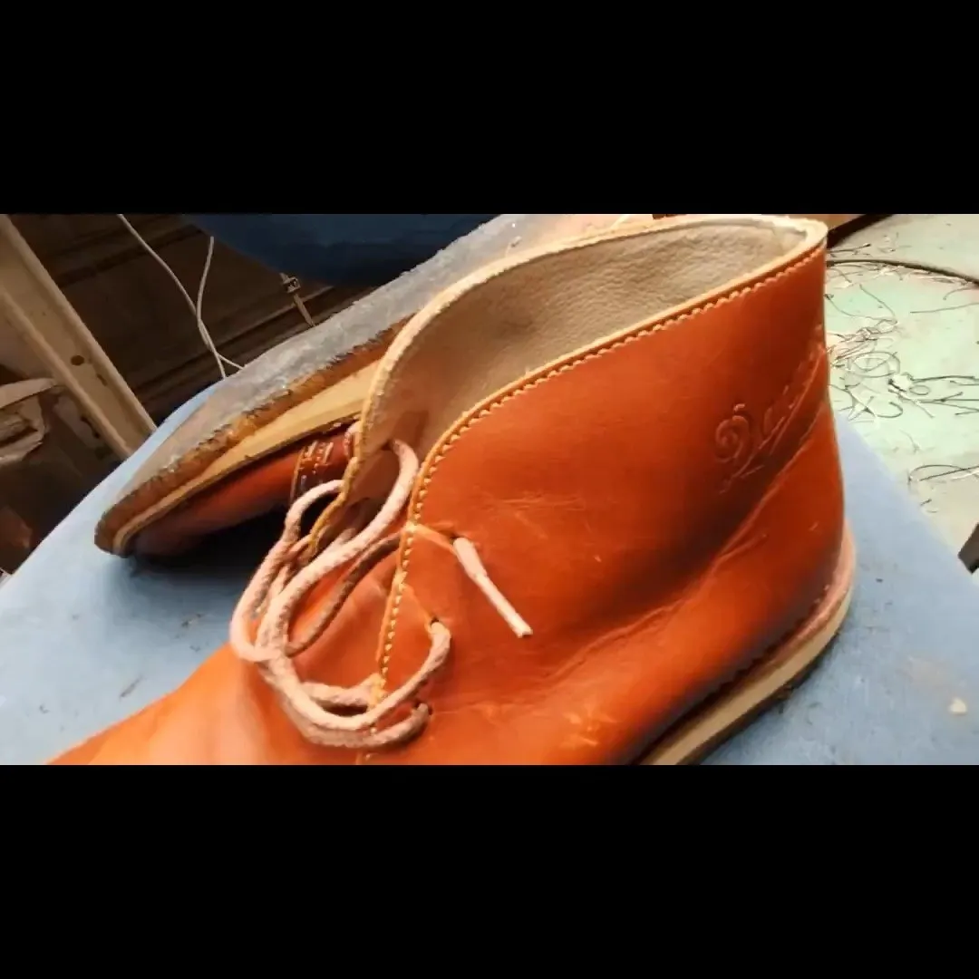 👞✨みなさん、こんにちは！今日はちょっと特別な修理をご紹介し...