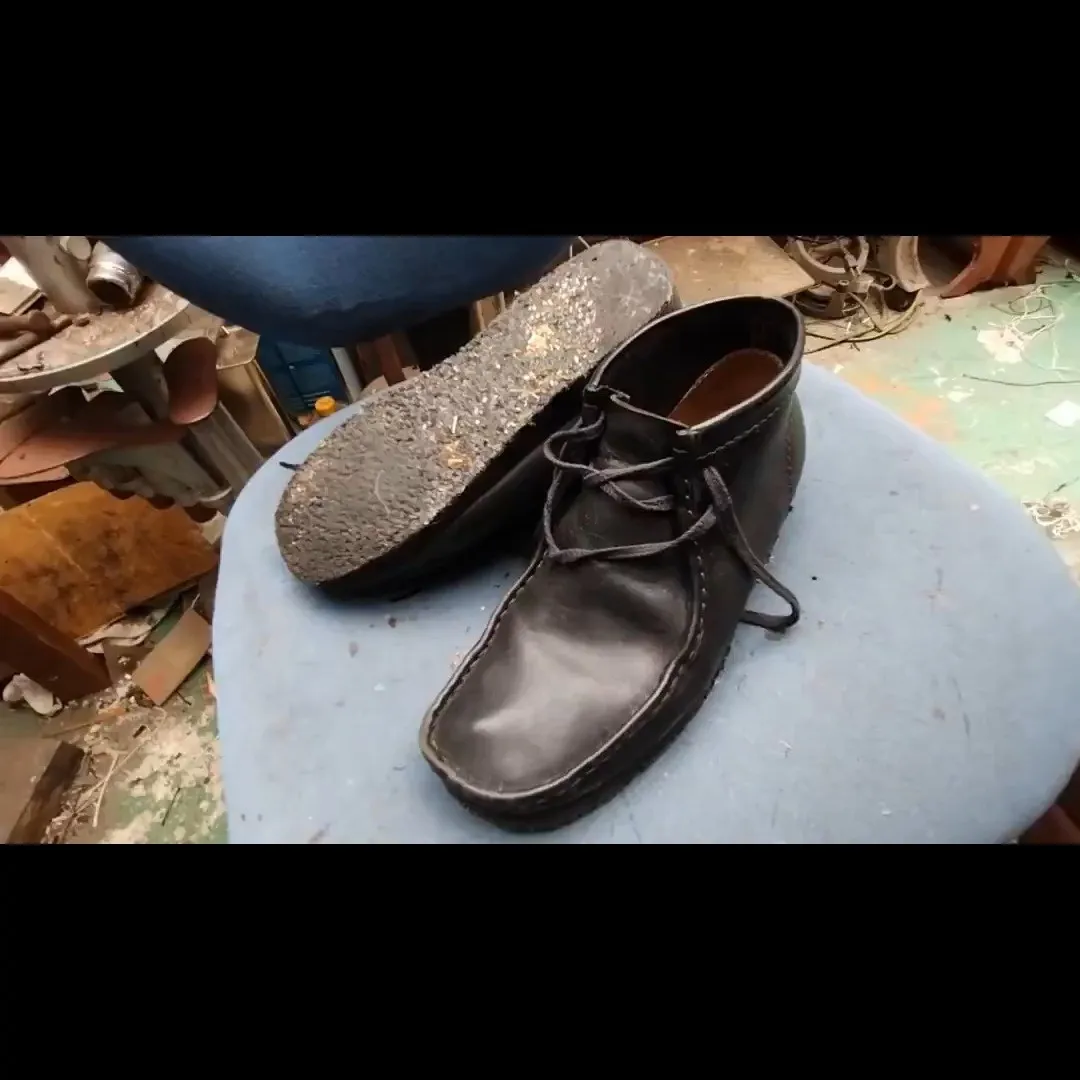 【Clarks ワラビーブーツ ソール交換修理】