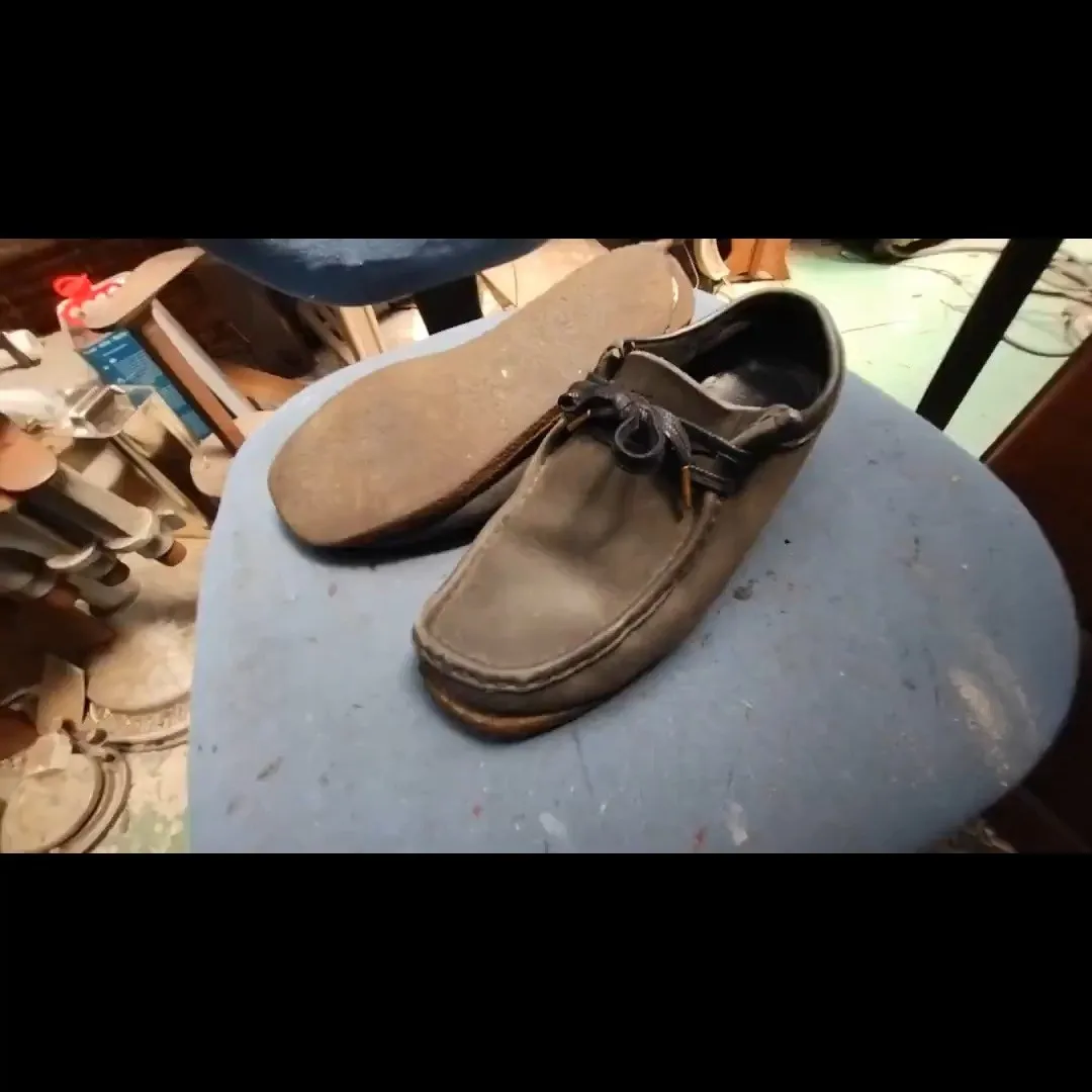 クラークス ワラビーブーツ｜クレープソールをVibram20...
